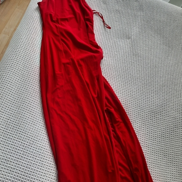 Le Chateau red long dress - Picture 3 of 3